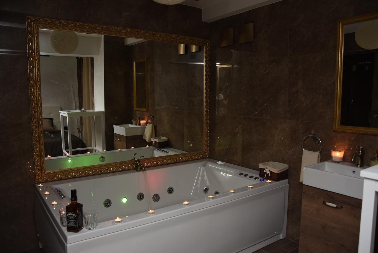 Central Business Apartments Jacuzzi Βελιγράδι Δωμάτιο φωτογραφία